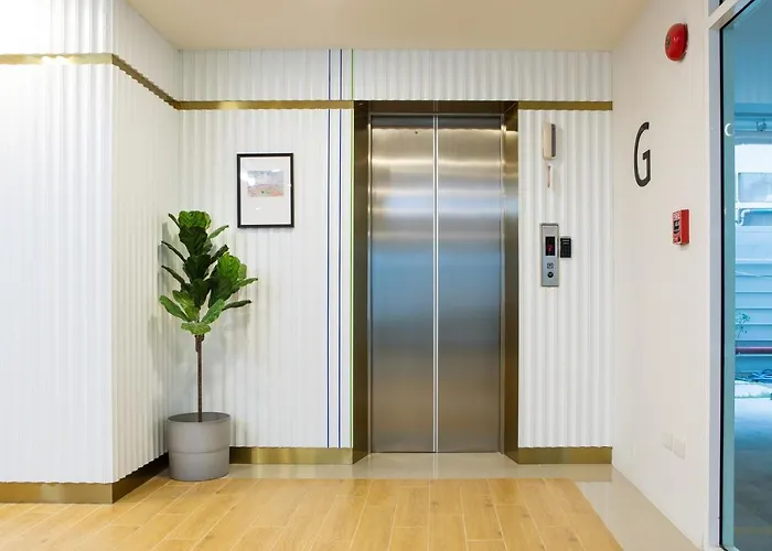 Hotel Zayn Express &
